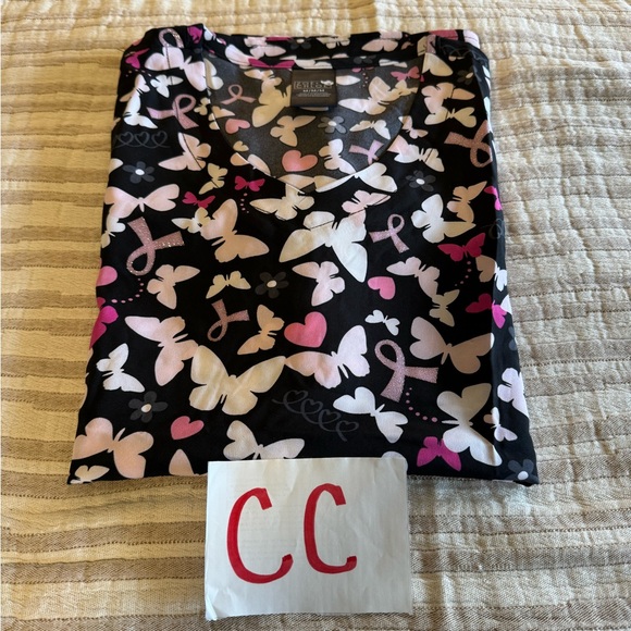 Zoe & Chloe Pink cancer Awareness. 2-Pocket STRETCH V-Neck Print Scrub Sz Med - Picture 9 of 9